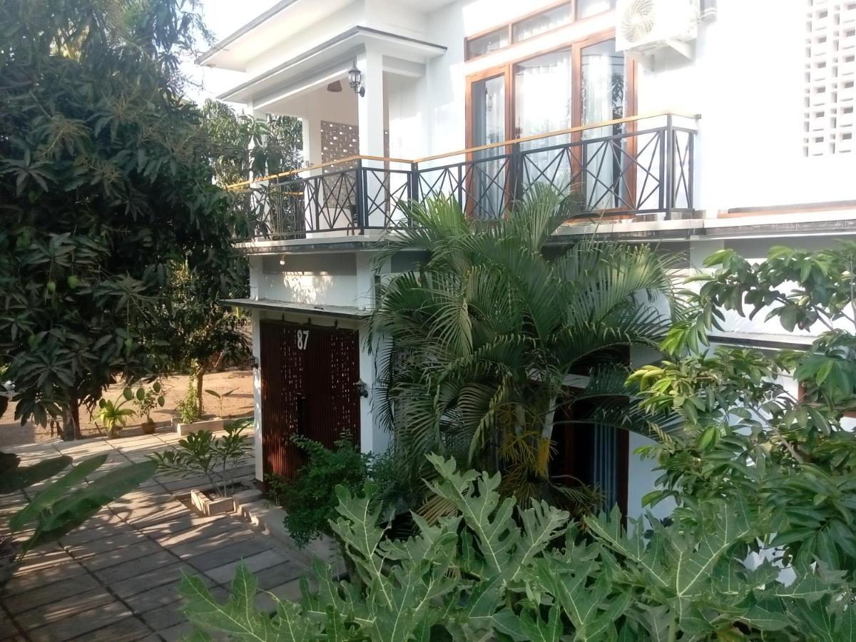 Warm Villas Lombok Kuta  ภายนอก รูปภาพ