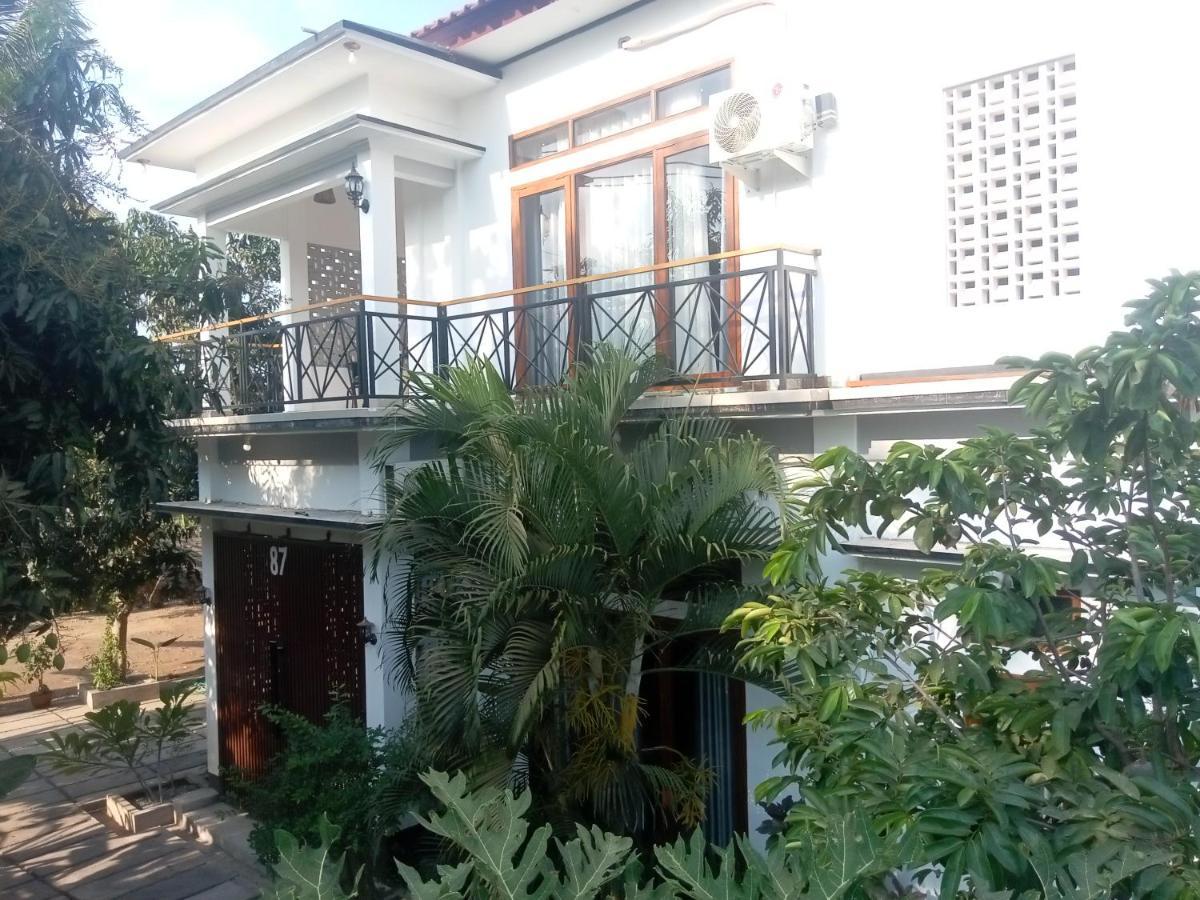 Warm Villas Lombok Kuta  ภายนอก รูปภาพ