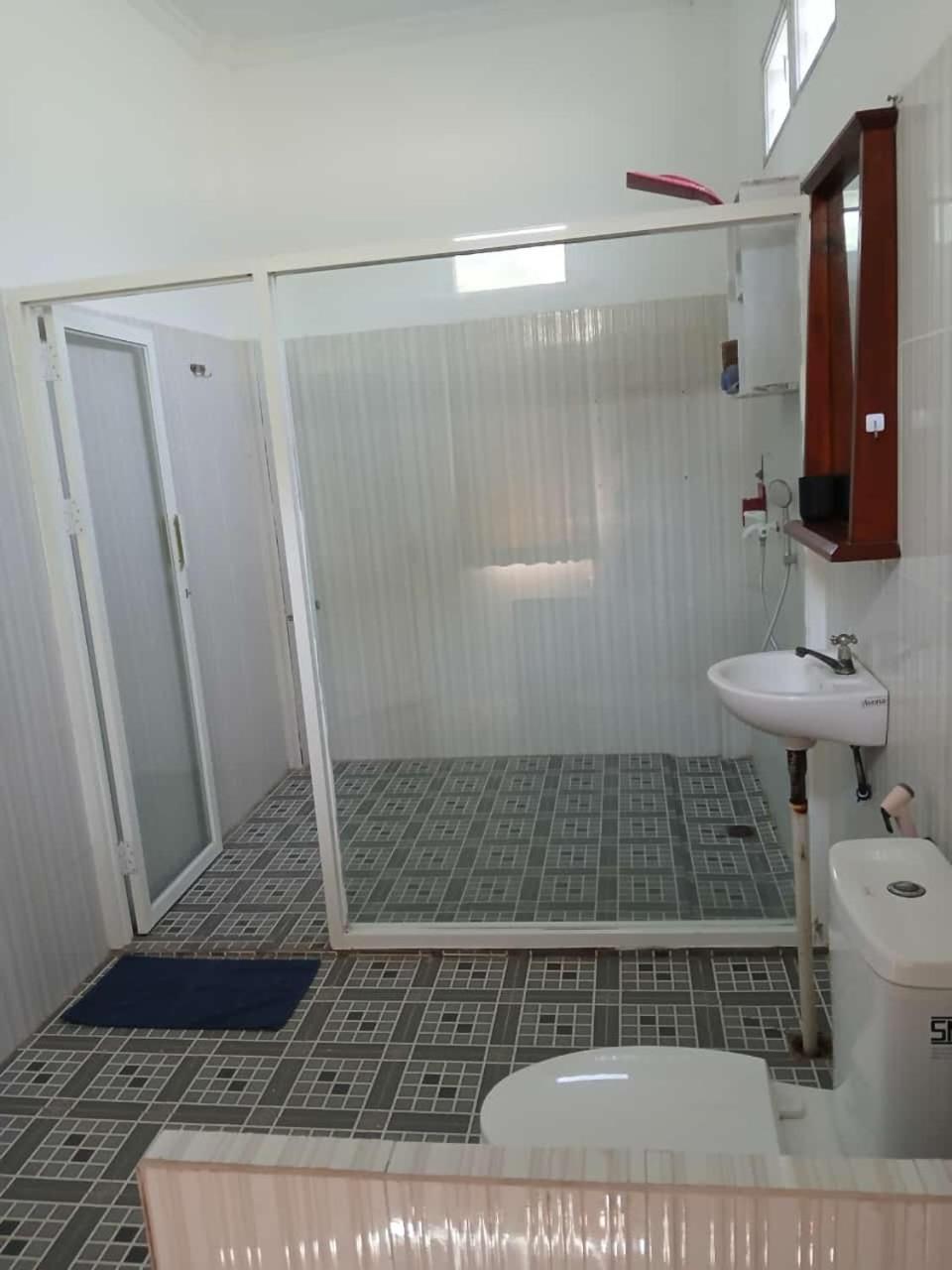 Warm Villas Lombok Kuta  ภายนอก รูปภาพ