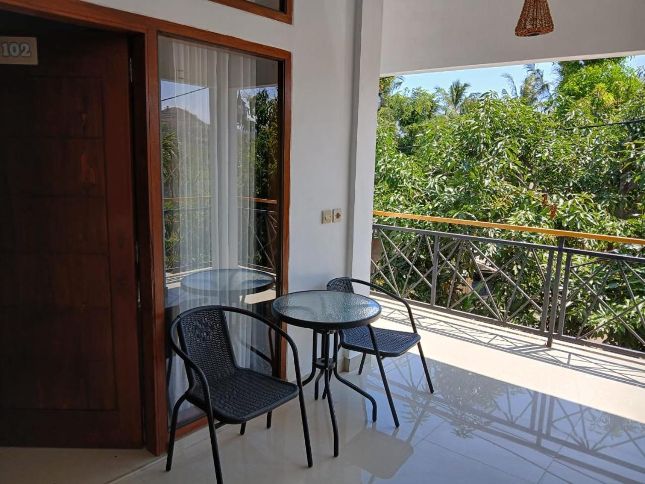 Warm Villas Lombok Kuta  ภายนอก รูปภาพ