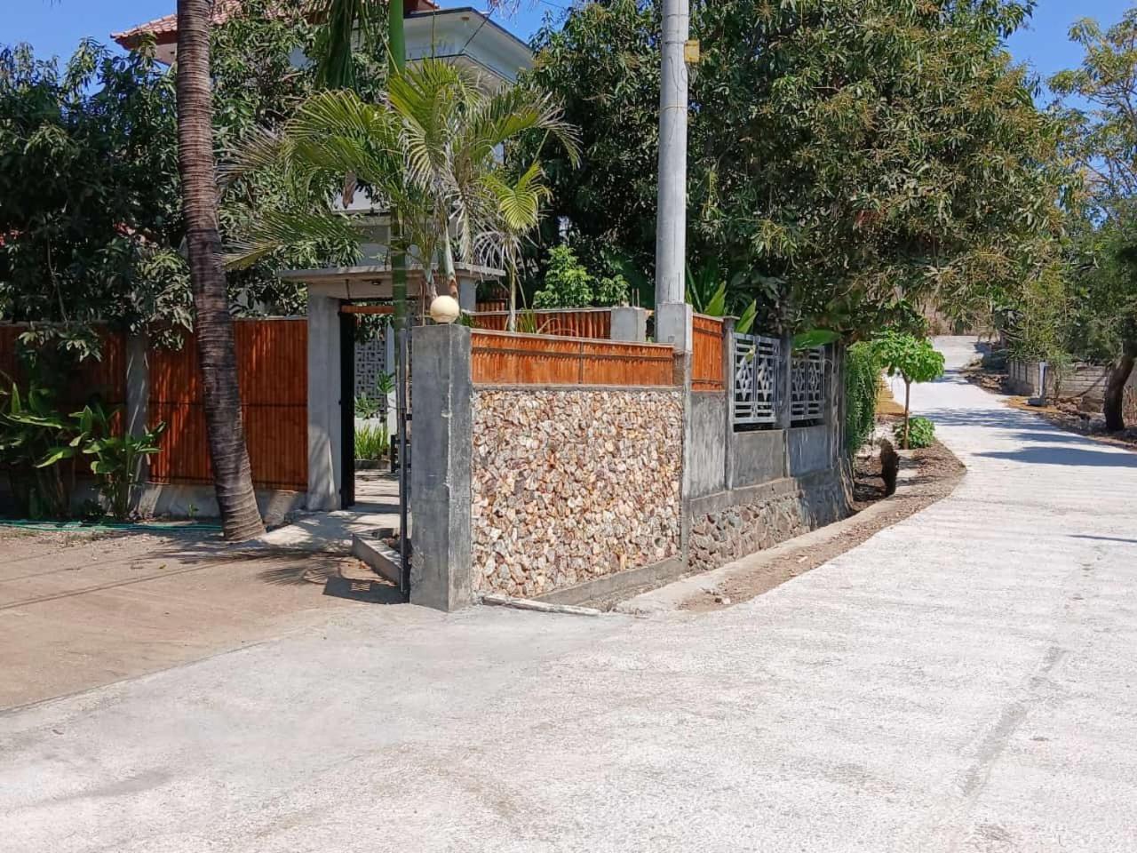 Warm Villas Lombok Kuta  ภายนอก รูปภาพ